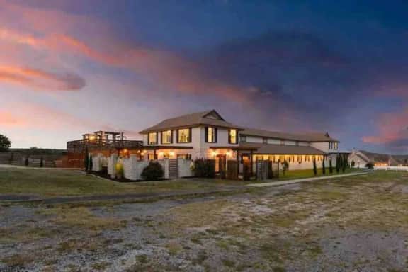 Equestrian House & Guesthouse on 11 acres - Image 2