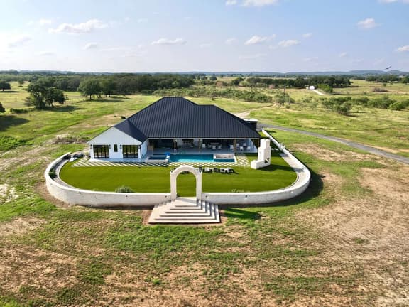 The Villa at The Retreat - Image 1