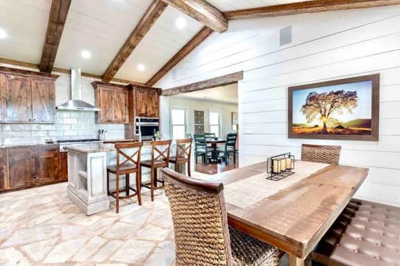 Vineyard House & Guest House at The Sanctuary - Image 1